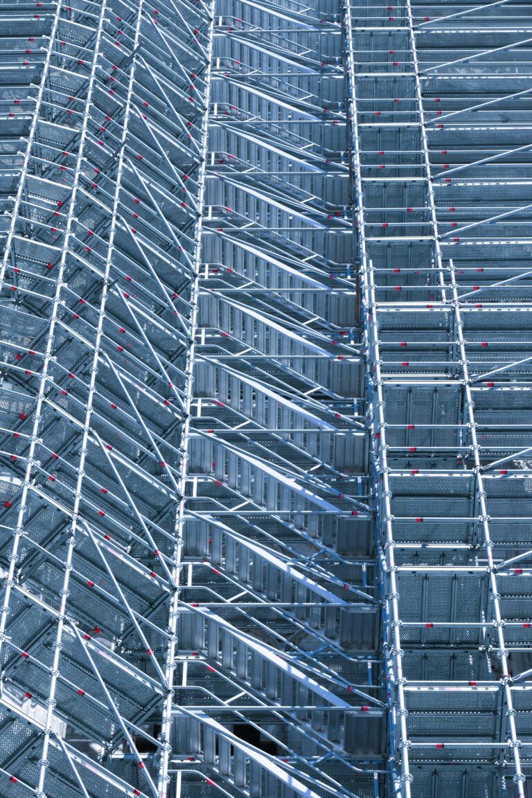 Why Industrial Maintenance Should Combine Scaffolding and Insulation Under One Supplier